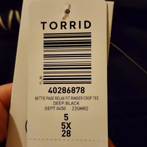 5X 28W Torrid Black Betty Page Crop Tee Ringer Relaxed Fit Tattoo Pinup Rose cre - Picture 6 of 6